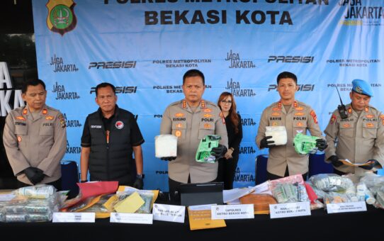 Ungkap Jaringan Narkoba Jenis Sabu Lintas Sumatera - Jawa - Bali, Polres Metro Bekasi Kota Berhasil Selamatkan 17 Ribu Jiwa Generasi Muda