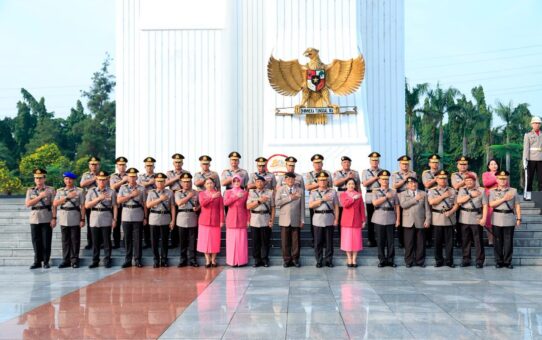 Polri Gelar Ziarah dan Tabur Bunga Jelang Hari Bhayangkara ke-80