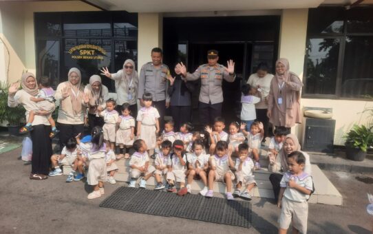 JAGA BEKASI ON THE SPOT: UNIT BINMAS POLSEK BEKASI UTARA TANAMKAN DISIPLIN SEJAK DINI LEWAT PROGRAM POLISI SAHABAT ANAK