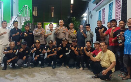 BEKASI ON THE SPOT: POLSEK MEDAN SATRIA GANDENG POKDARKAMTIBMAS PERKUAT KEAMANAN SWAKARSA DI KALIBARU