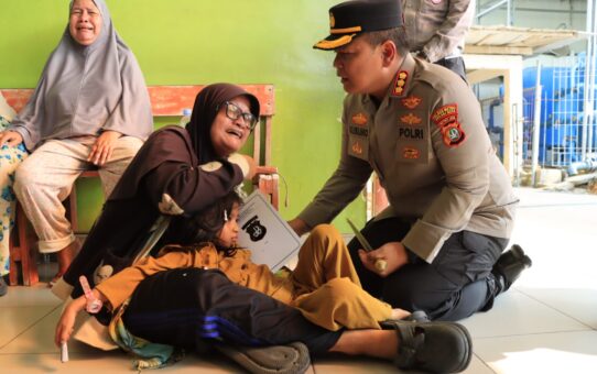 Kapolres Metro Bekasi Kota Kunjungi Korban Insiden Maut Di Depan Unisma Bekasi
