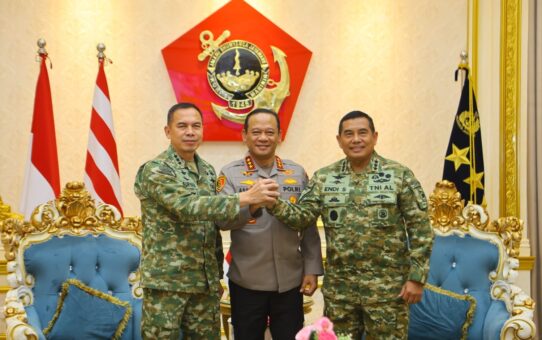 Kapolda Metro Jaya dan Pangdam Jaya Kunjungi Pangkormar, Perkuat Sinergi TNI-Polri
