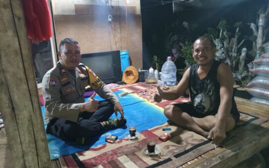 Bhabinkamtibmas Cimuning DDS Ke Tokoh Masyarakat Bapak Tigor
