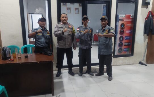 Bhabinkamtibmas Medansatria Cek Poskamling Tanah Apit Antisipasi Tawuran