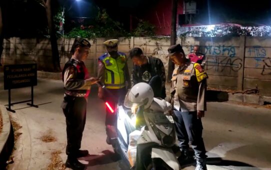 Jakarta On The Spot: Polsek Bekasi Selatan Gelar Patroli Hingga Dini Hari, Wujud Nyata Pengabdian Untuk Masyarakat