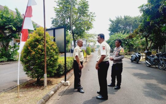 Bhabinkamtibmas Bojong Rawalumbu Sambang Perum Kemang Pratama Sosialisasikan 110
