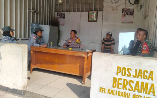 Sinergitas TNI Polri Medansatria Binmas Linmas Kelurahan Kalibaru