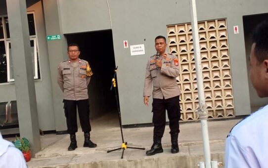 Binluh Polsek Bekasi Utara Di SMKN 13 Cegah Kenakalan Remaja