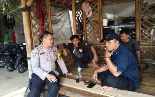 Bhabinkamtibmas Cimuning Silaturahmi, Ingatkan Warga Waspada Curanmor