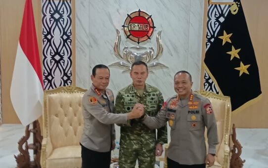 Kunjungi Dankorps Brimob Polri, Kapolda Metro Jaya dan Pangdam Jaya Perkuat Soliditas TNI-Polri