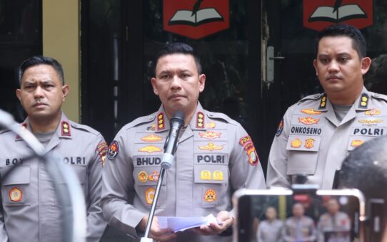 Polda Metro Jaya Jelaskan Temuan 996 Benda Menyerupai Senjata di Yayasan Jaksel