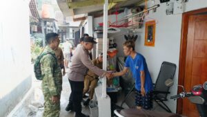 Bhabinkamtibmas dan 3 Pilar Jatirangga Laksanakan Pendataan Penghuni Kontrakan