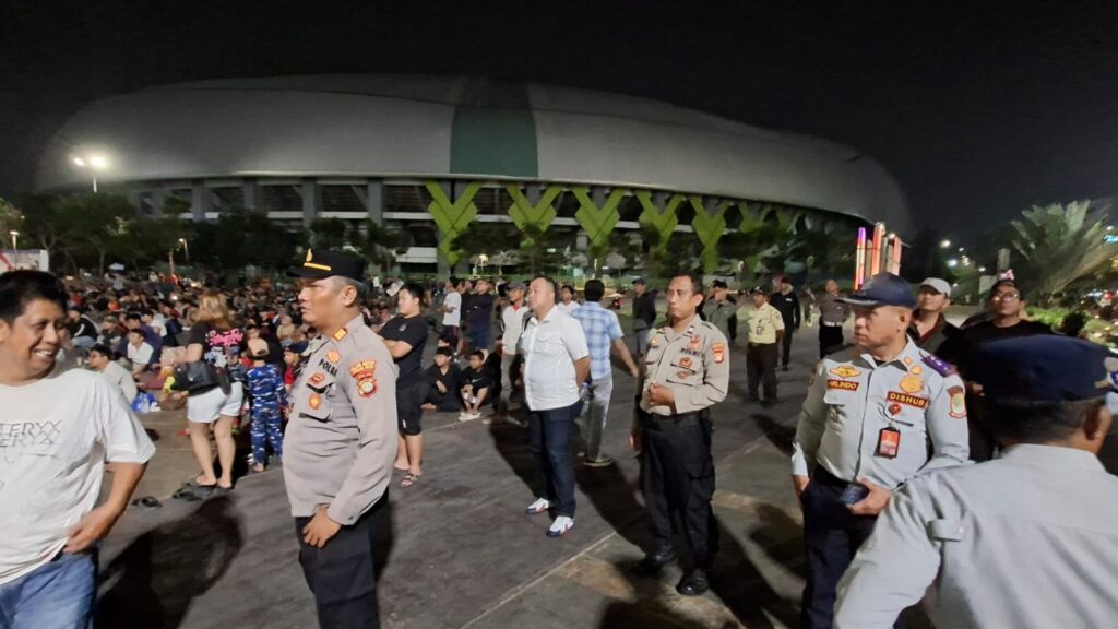 Polsek Bekasi Selatan Hadirkan Pelayanan Pengamanan Humanis, Nobar Timnas Indonesia vs Malaysia Berlangsung Aman dan Kondusif