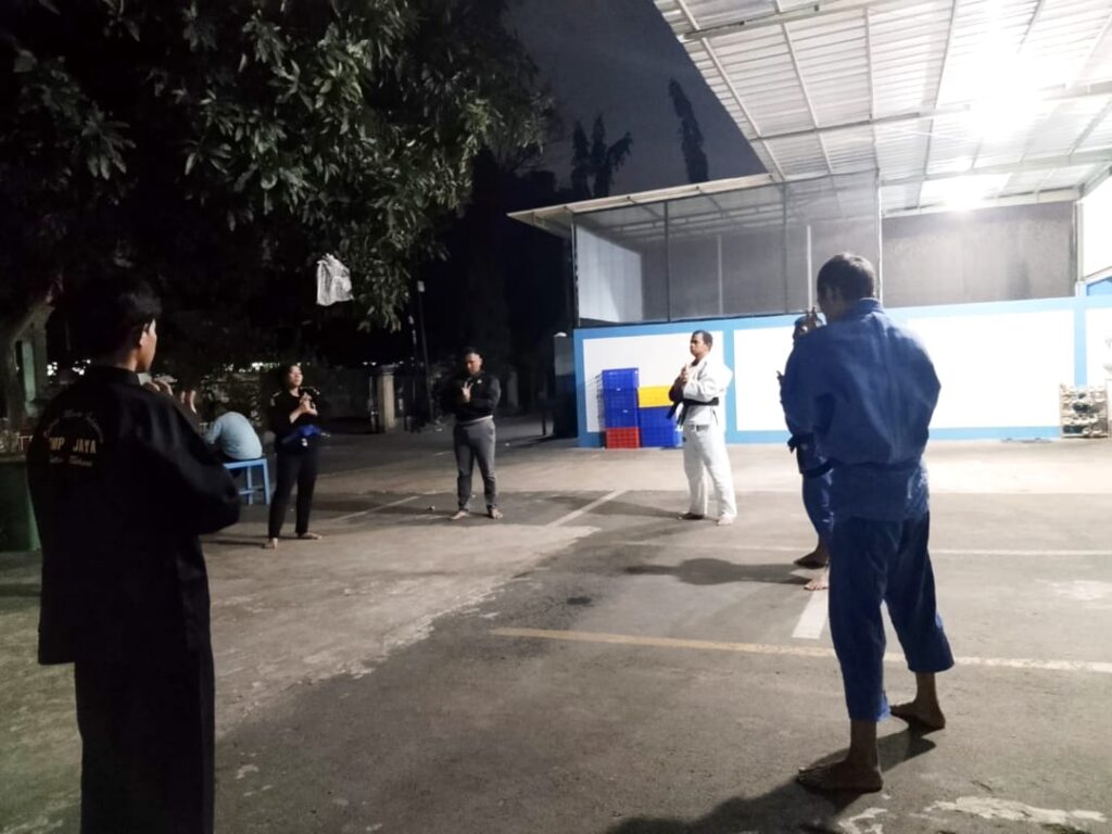Polsek Bekasi Selatan Bentuk Karakter dan Prestasi Generasi Muda Lewat Ju Jitsu