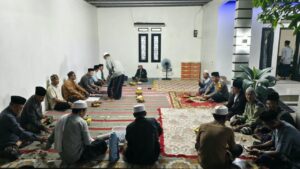Jalin Silaturahmi dengan Tokoh Agama Cikiwul, Bhabinkamtibmas Bantargebang Sambangi Pengajian Baitul Muttaqin
