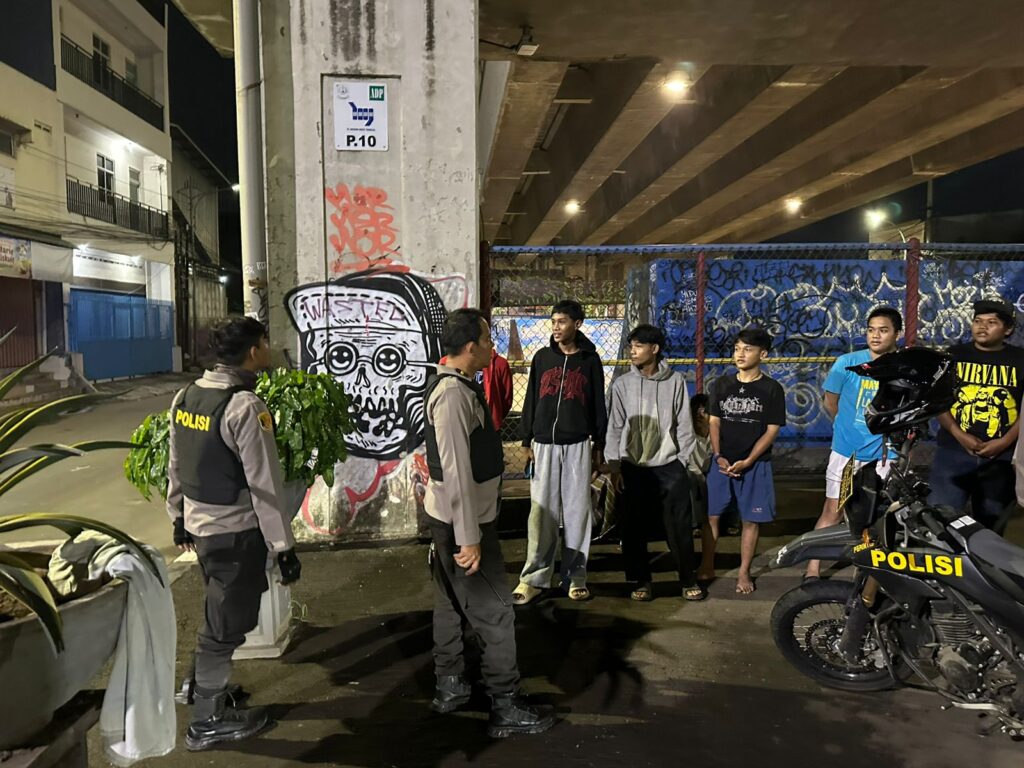 Tim Beruang Sisir Lintas Wilayah Kota Bekasi Guna Antisipasi Gangguan Kamtibmas
