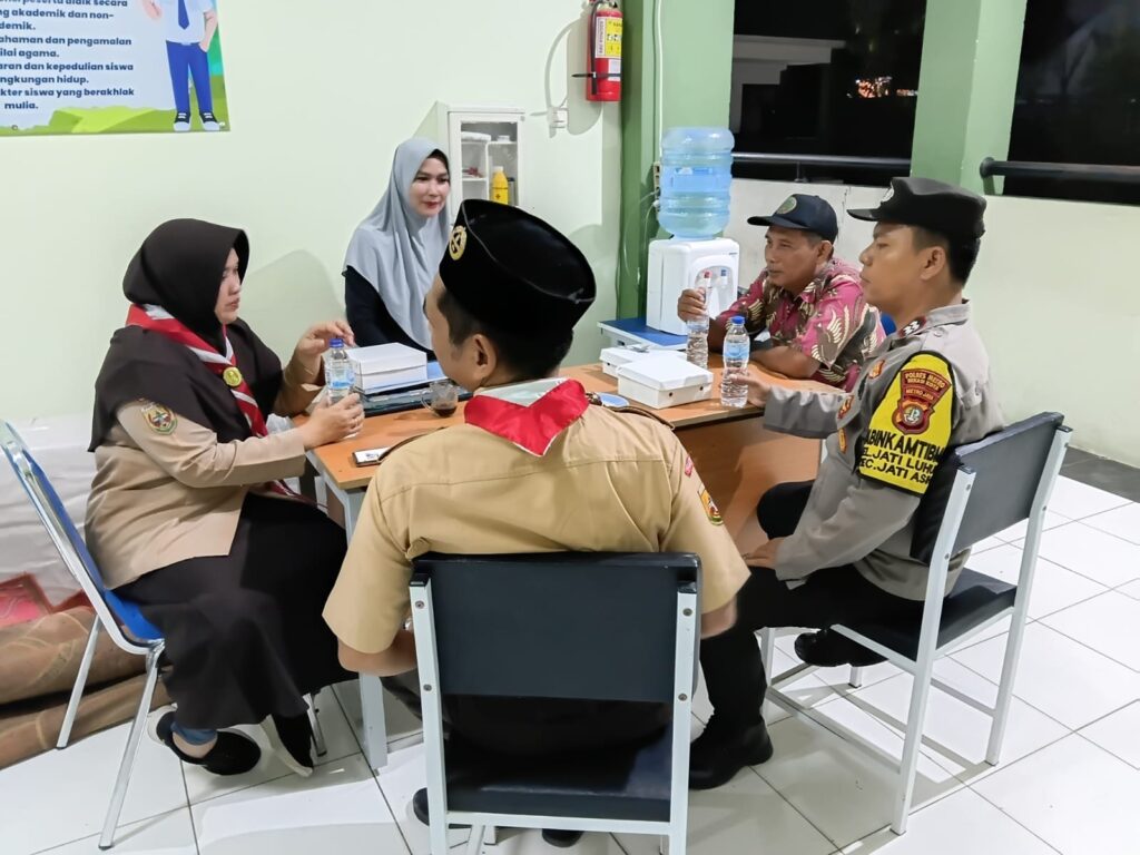 Bhabinkamtibmas Jatiluhur Hadiri Penutupan Perjusa di SMPN 47 Bekasi