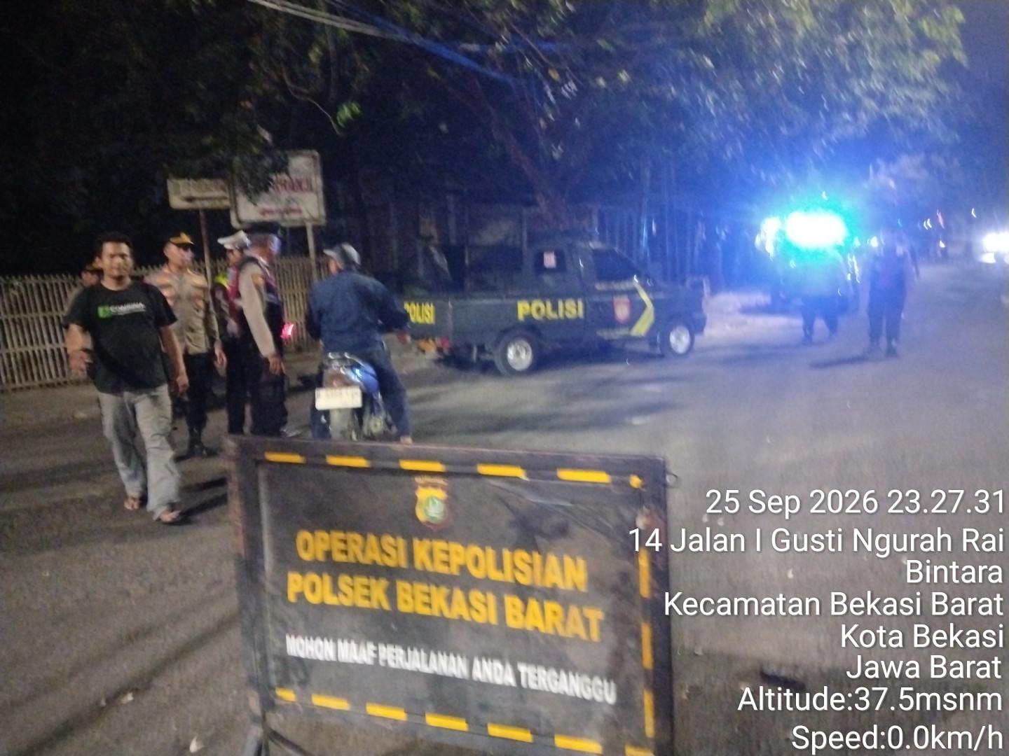 Jaga Jakarta On The Spot, Gelar Razia Stasioner dan Patroli Polsek Bekasi Barat cegah Kejahatan Jalanan