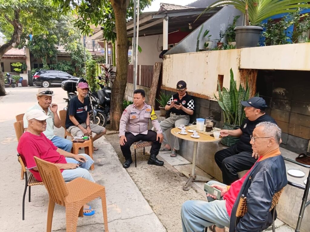 JAGA JAKARTA ON THE SPOT, BHABINKAMTIBMAS SERAP ASPIRASI WARGA, INGATKAN PENTINGNYA KAMTIBMAS DAN KEWASPADAAN TERHADAP KEBAKARAN