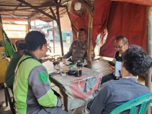 Bhabinkamtibmas Marga Jaya Sambangi Warga, Sampaikan Pesan Kamtibmas
