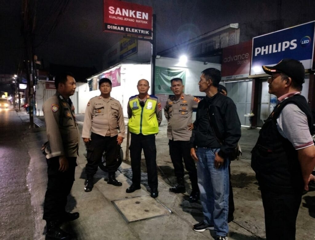 Pastikan Warga Aman Beraktivitas, Kapolsek Pondok Gede Pimpin Langsung Pengawasan Kamtibmas