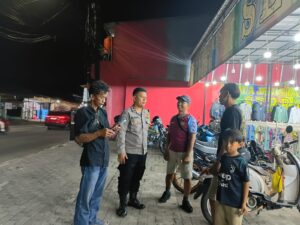 MONITORING WILAYAH DENGAN KUNJUNGI TOKO PERBELANJAAN, BERIKAN RASA AMAN WARGA YANG BELANJA