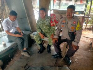 Sinergitas TNI-Polri dan ASN Kelurahan Pejuang Wujudkan Lingkungan Kampung Bungur Aman