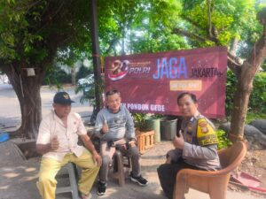 Bangkitkan Semangat Siskamling, Bhabinkamtibmas Jatimelati Gelar 'Jaga Jakarta On The Spot'