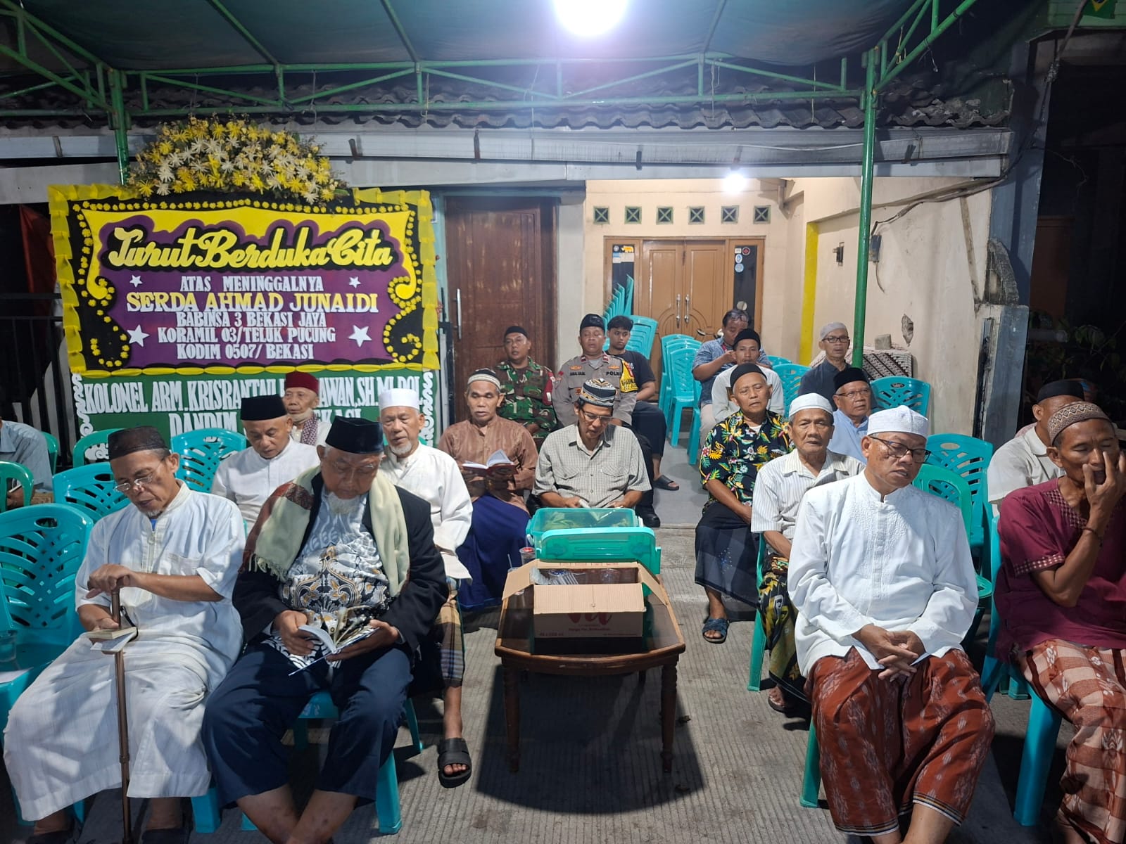Sinergitas TNI-Polri dan Warga Margahayu Gelar Doa Bersama Malam Ke-7 Almarhum Serda Ahmad Junaidi