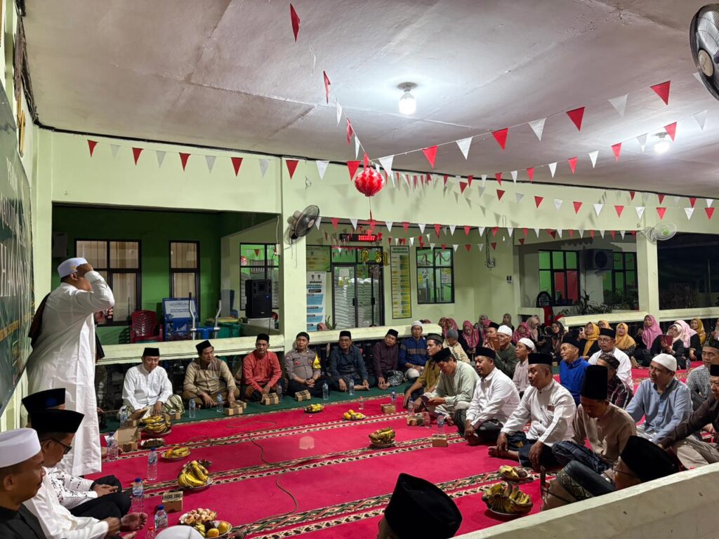 Hadiri Peringatan Maulid Nabi di Jatikramat, Polsek Jatiasih Titip Pesan Kerukunan dan Kepedulian Sosial