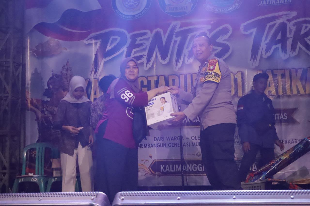 Kemeriahan Pentas Seni Malam Puncak HUT RI Ke-81 di Jatikarya Berlangsung Hangat dan Kondusif