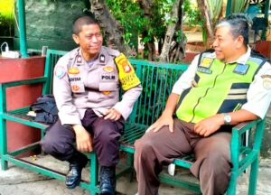 Bhabinkamtibmas Pekayon Jaya Perkuat Keamanan Lingkungan, Warga Diajak Tingkatkan Kewaspadaan