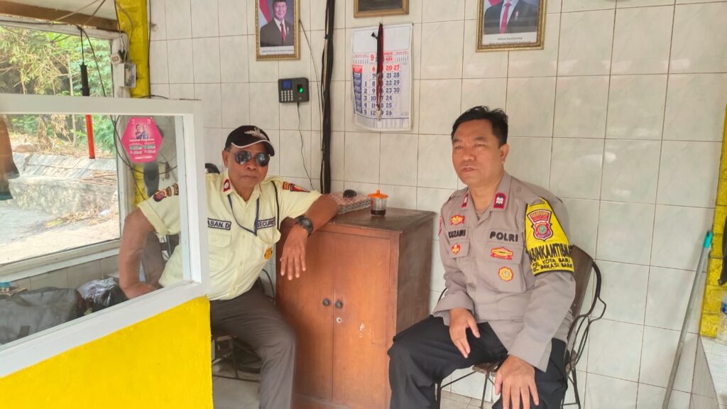 Sambang Warga Blok Soka Merah, Bhabinkamtibmas Kotabaru Sosialisasikan Pencegahan Tawuran dan Narkoba