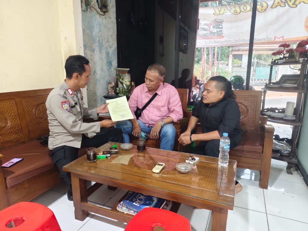 Bhabinkamtibmas Bintarajaya Sambang Warga di RW 08