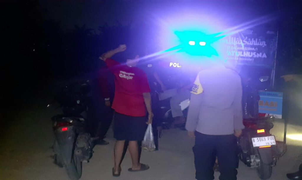 Patroli Dini Hari di Serang Baru, Polisi Periksa Kendaraan Antisipasi Gangguan Kamtibmas
