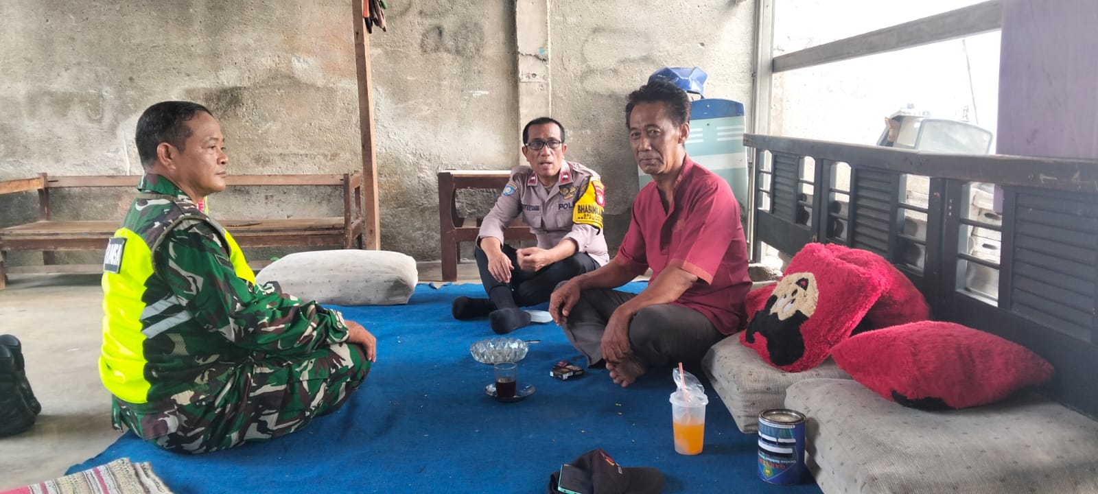 Sinergitas Tiga Pilar Jatiwarna, Sambangi Tokoh Masyarakat Guna Aktifkan Pos Ronda