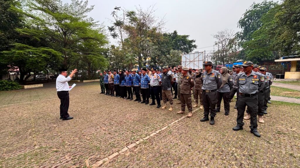 Tiga Pilar Bersama Pemkot Bekasi Tertibkan Reklame Tanpa Izin di Wilayah Bantargebang