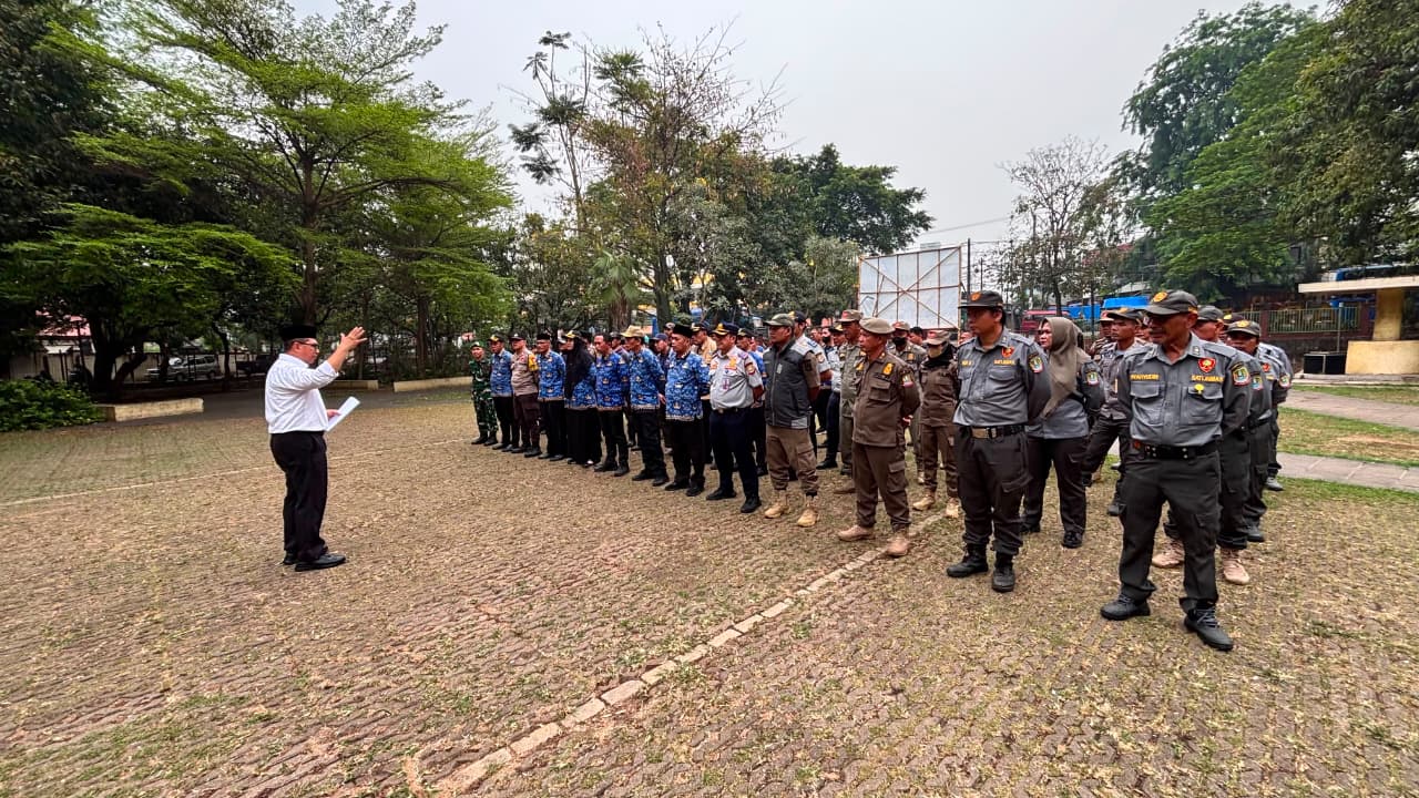Tiga Pilar Bersama Pemkot Bekasi Tertibkan Reklame Tanpa Izin di Wilayah Bantargebang